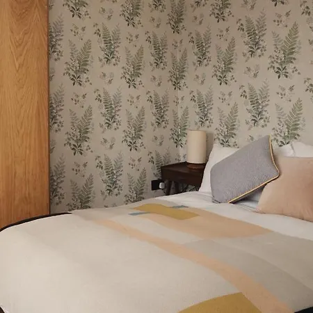 Contemporary Yet Cosy And Characterful In Rural Village Setting 別荘