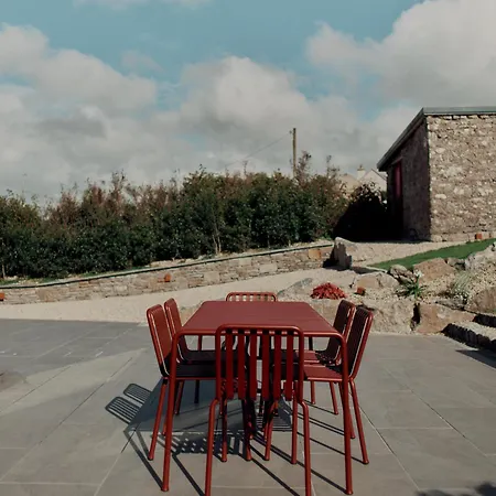 別荘 Contemporary Yet Cosy And Characterful In Rural Village Setting